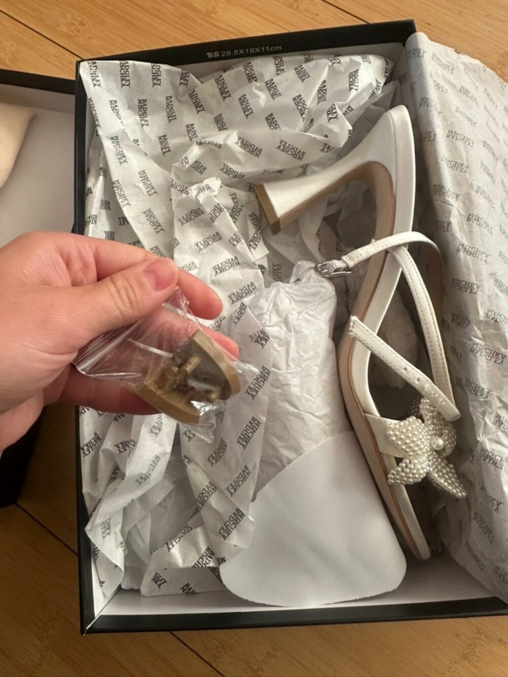 NEW, IN BOX - Badgley Mischka - Whitney Ankle Strap Sandal - Size 7 - Picture 3 of 4